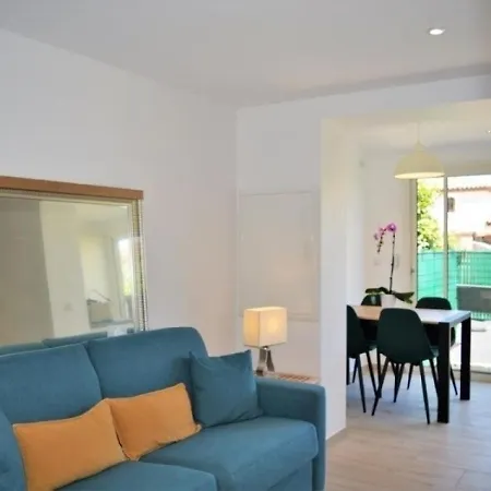 Maison Bormes-les-mimosas, 2 Pieces, 6 Personnes - Fr-1-251-228 *