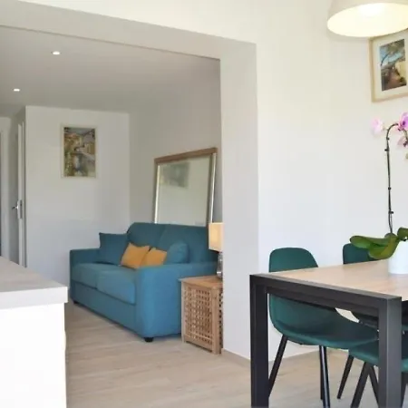 Semesterbostad Maison Bormes-les-mimosas, 2 Pieces, 6 Personnes - Fr-1-251-228